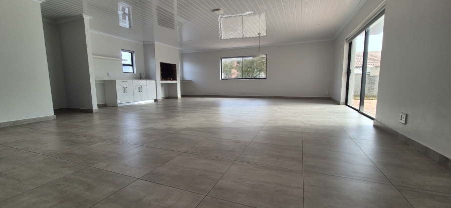 5 Bedroom Property for Sale in Myburgh Park Western Cape